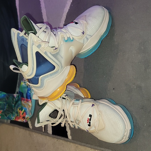 Nike Lebron 19 - Picture 6 of 6